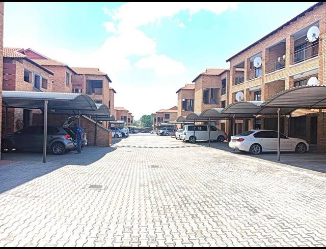 2 BEDROOM APARTMENT FOR SALE IN CRUYWAGEN PARK